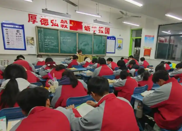 一切为学生的终身发展负责才能创造适合学生发展的