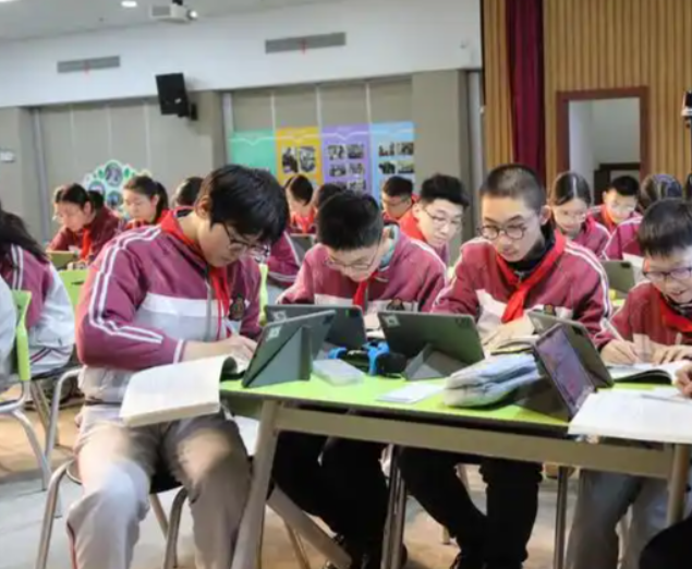 让学生在课后韶光收成知识与趣味推动“双减”作业