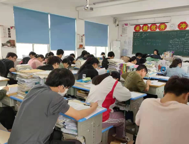 针对性教育质量的进步终究表现在学生学业成绩和归
