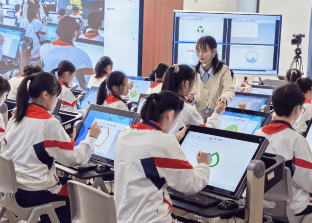 坚实的数据课程变革并非局部调整对教育生态的全方